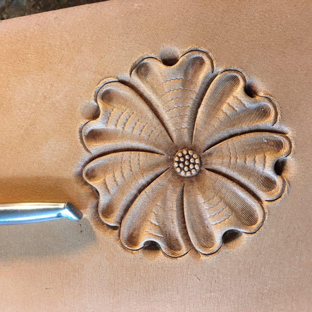 6 Leather Tooling and Carving Tools for Beginners - Introduction to Floral  Carving - How to Tutorial 